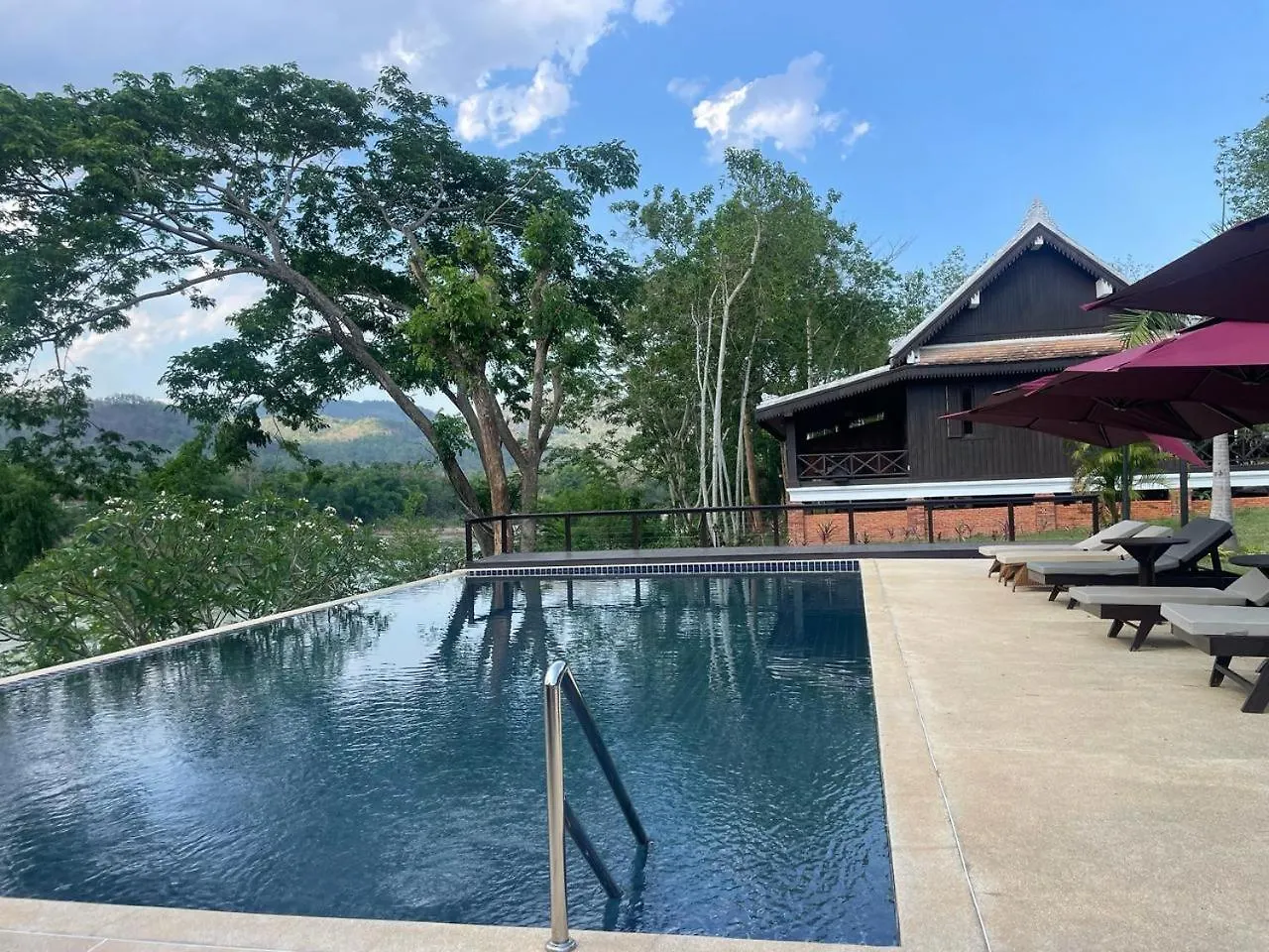 Nam Ou Riverside Hotel & Resort 0*, Luang Prabang Laos