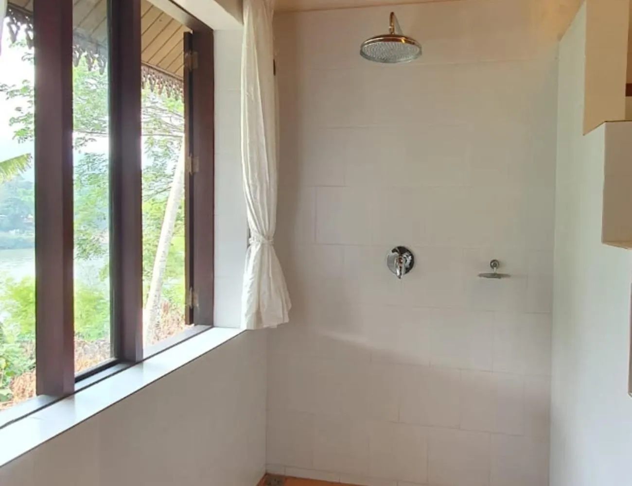 Nam Ou Riverside Hotel & Resort Apartment