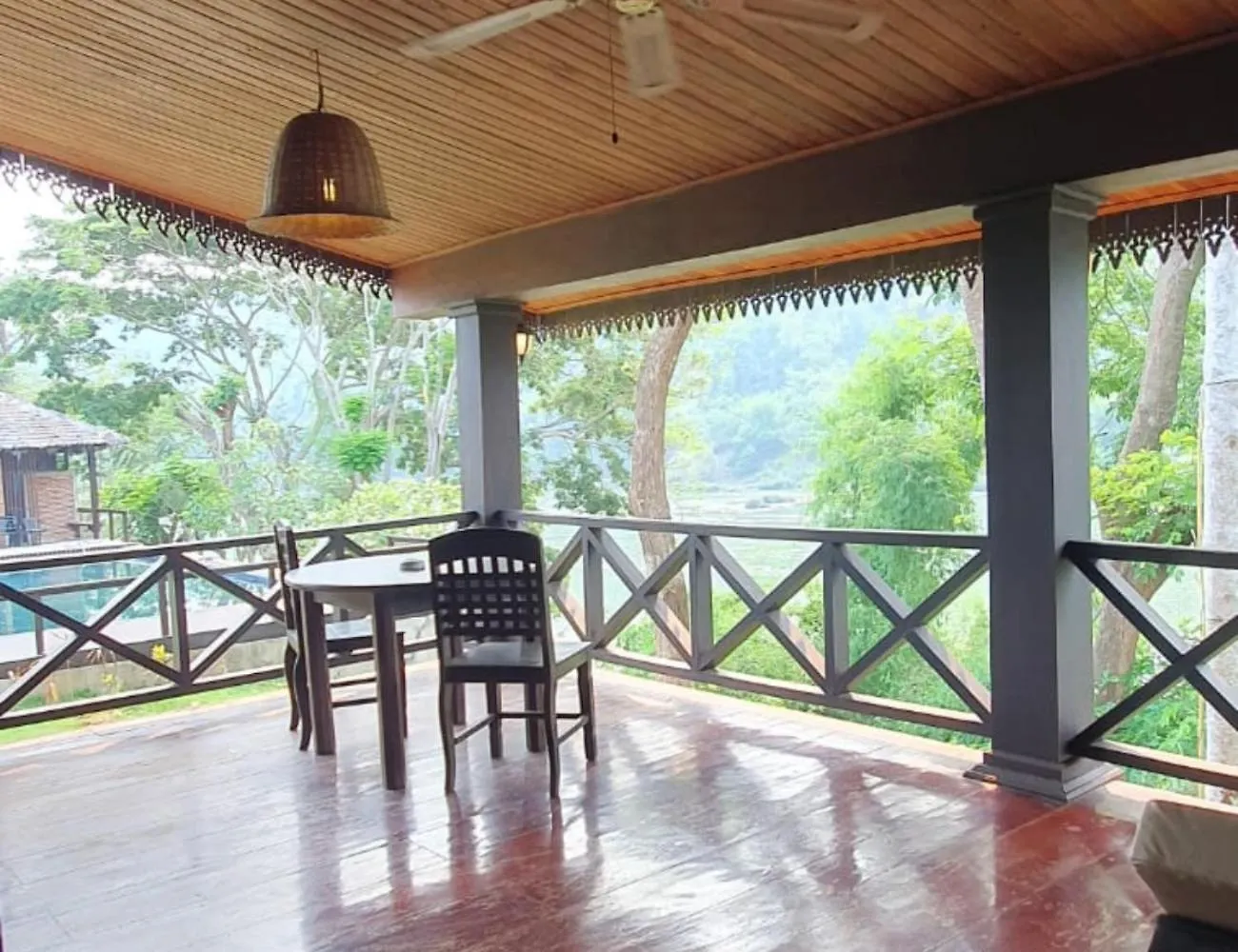 Nam Ou Riverside Hotel & Resort Apartmán