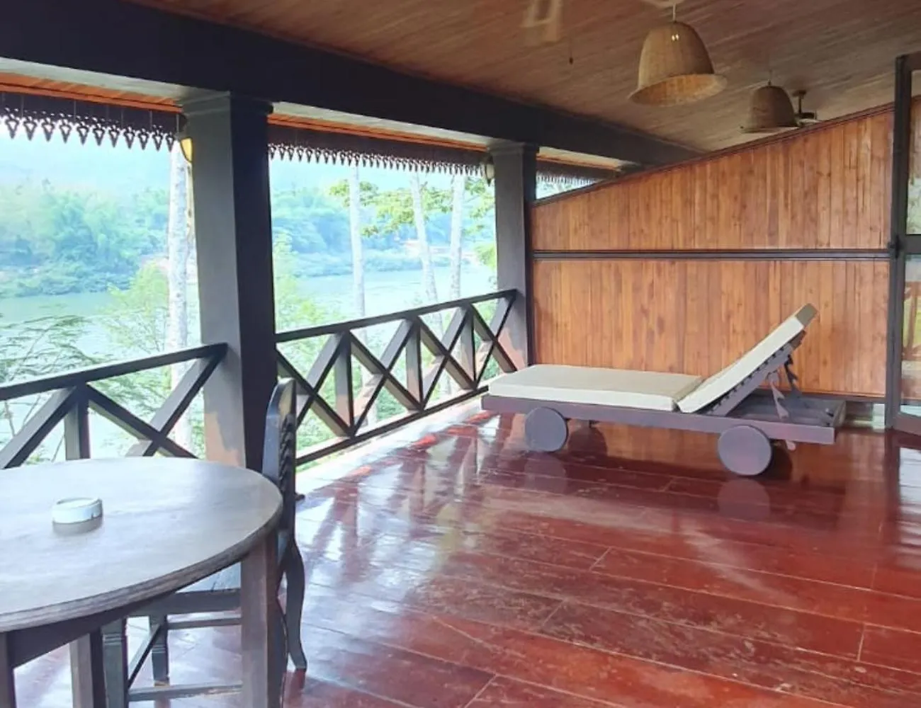Nam Ou Riverside Hotel & Resort Laos