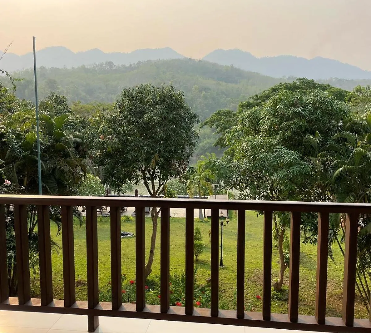 Nam Ou Riverside Hotel & Resort 0*, Luang Prabang