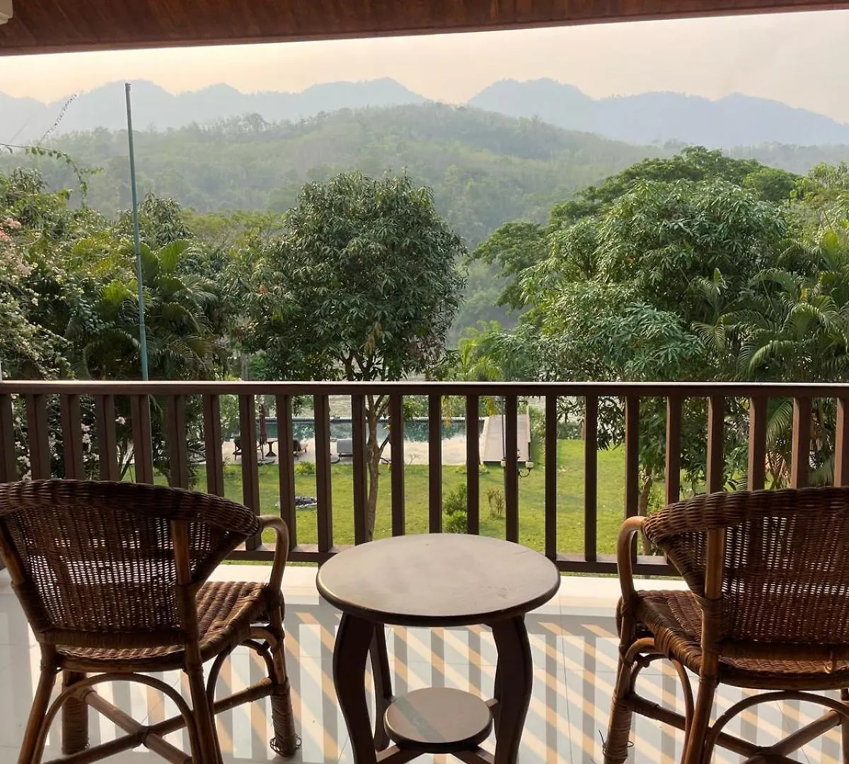 Nam Ou Riverside Hotel & Resort Apartmán