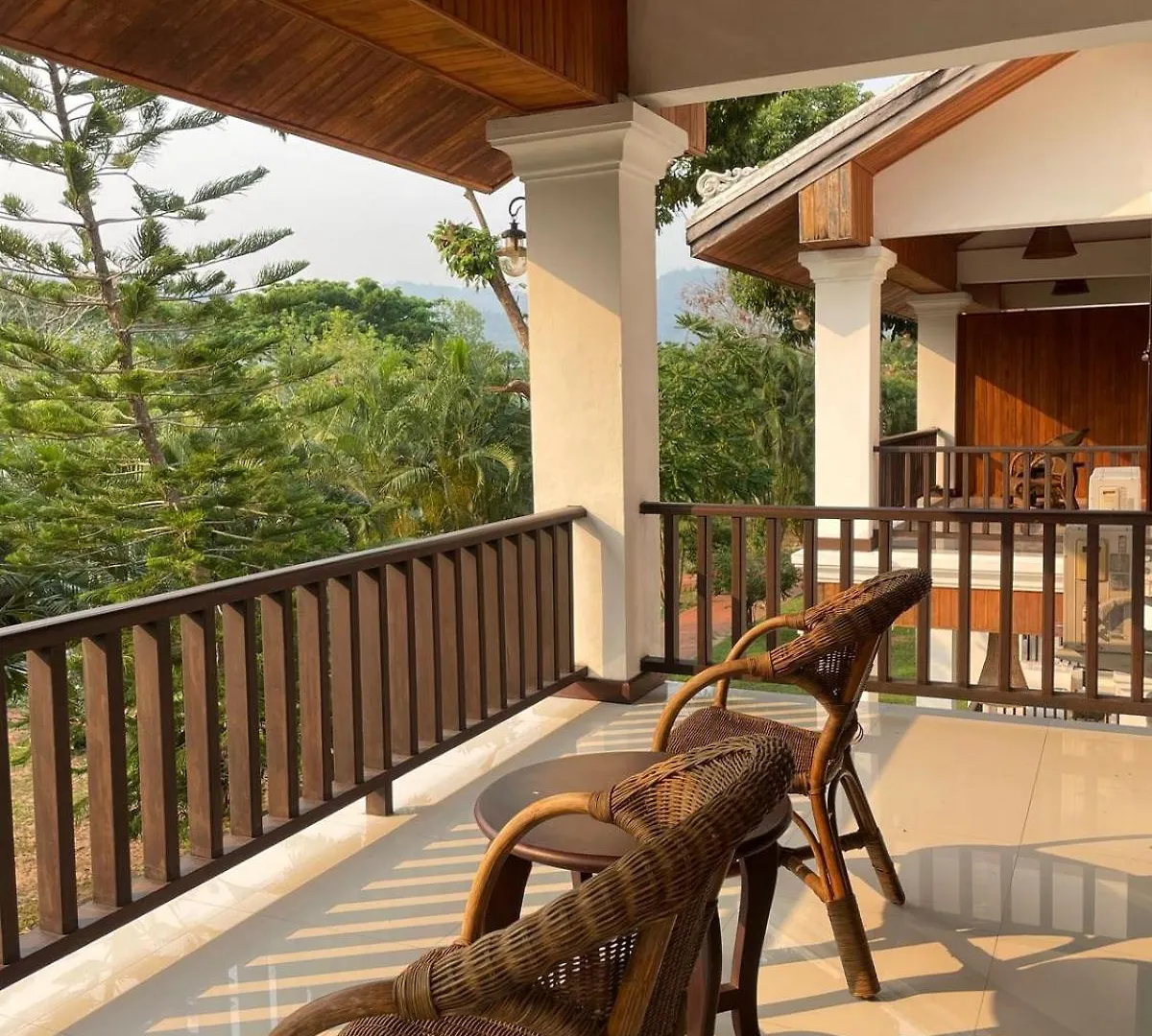 Nam Ou Riverside Hotel & Resort Laos