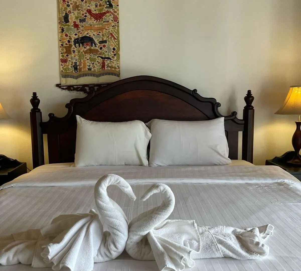 Nam Ou Riverside Hotel & Resort 0*, Luang Prabang