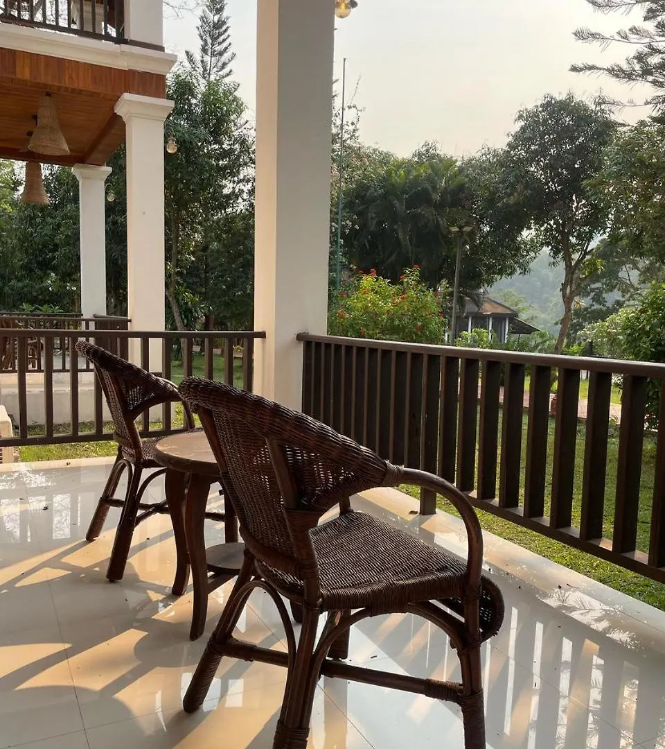 Nam Ou Riverside Hotel & Resort Apartmán